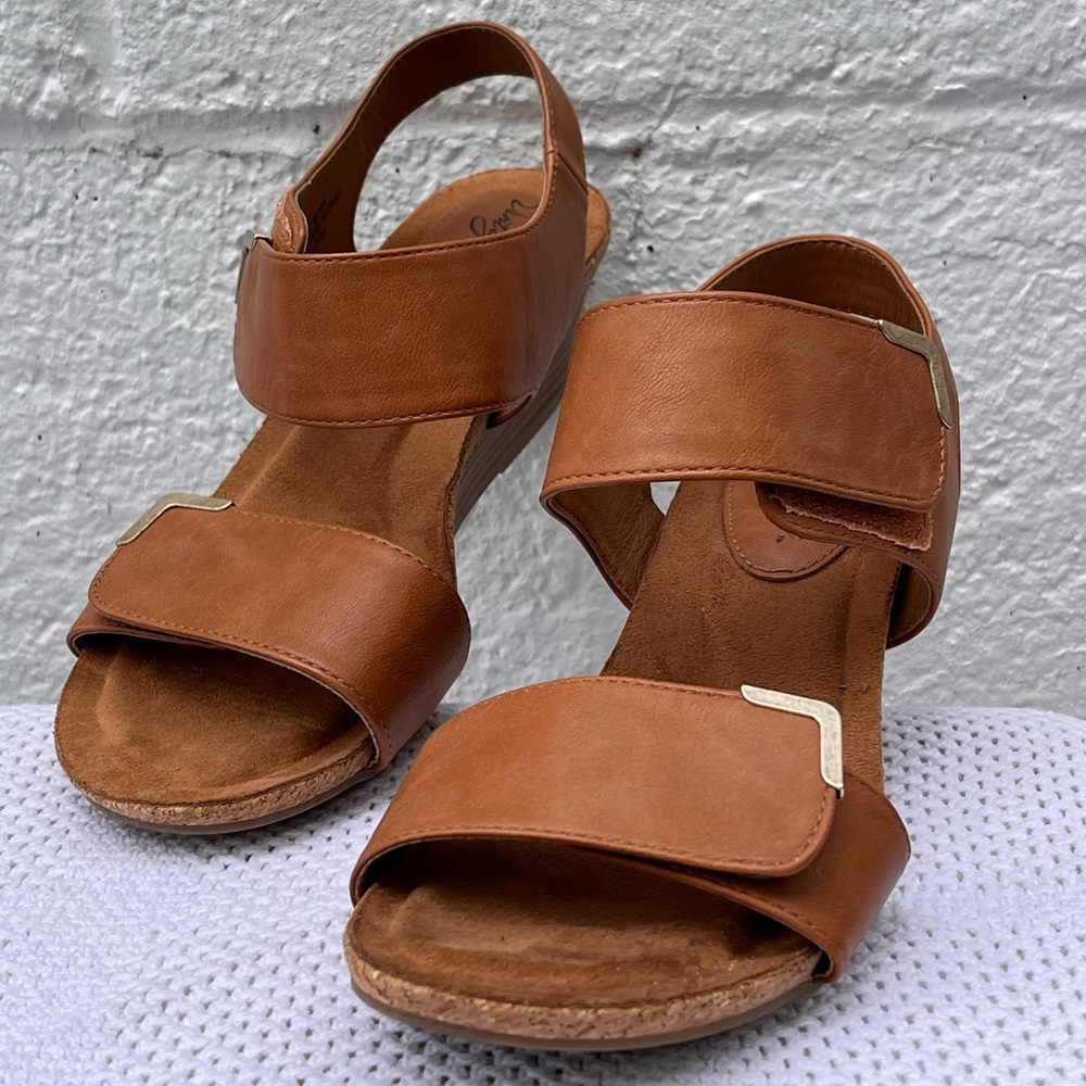 Used Vintage7Eight Velcro Heeled Sandals